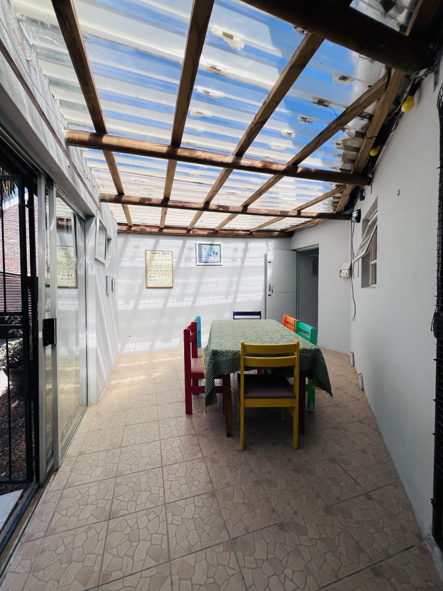 2 Bedroom Property for Sale in Pine Acres Western Cape